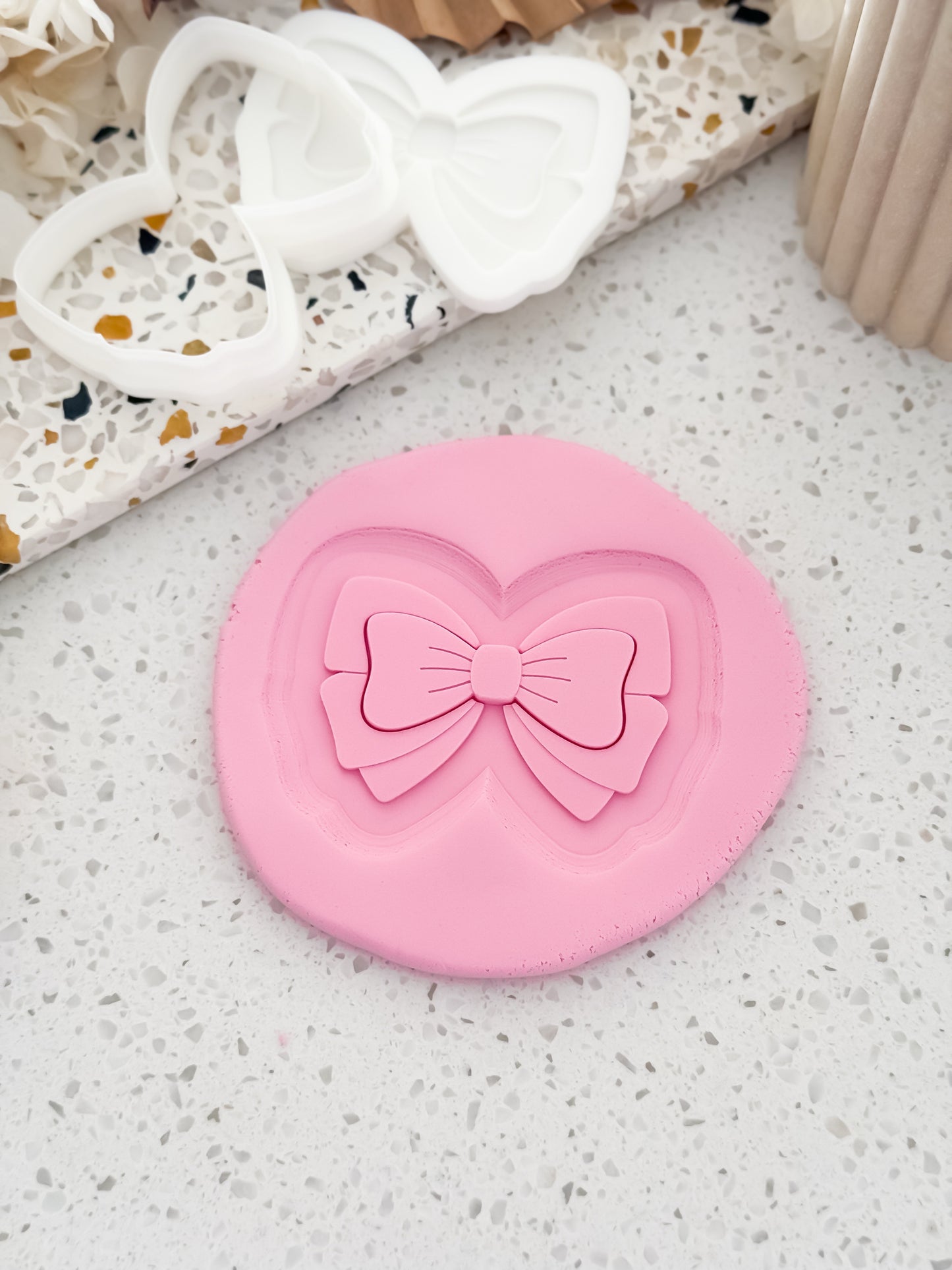 Double Bow (Wiggle Theme) Stamp & Cutter - Perfect for Fondant & Sugar Cookies