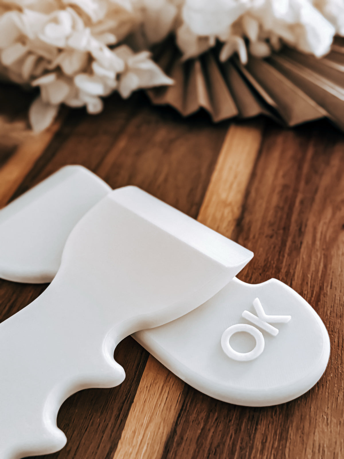Small 6cm Signature Fondant Scraper by O'Khach in white PLA
