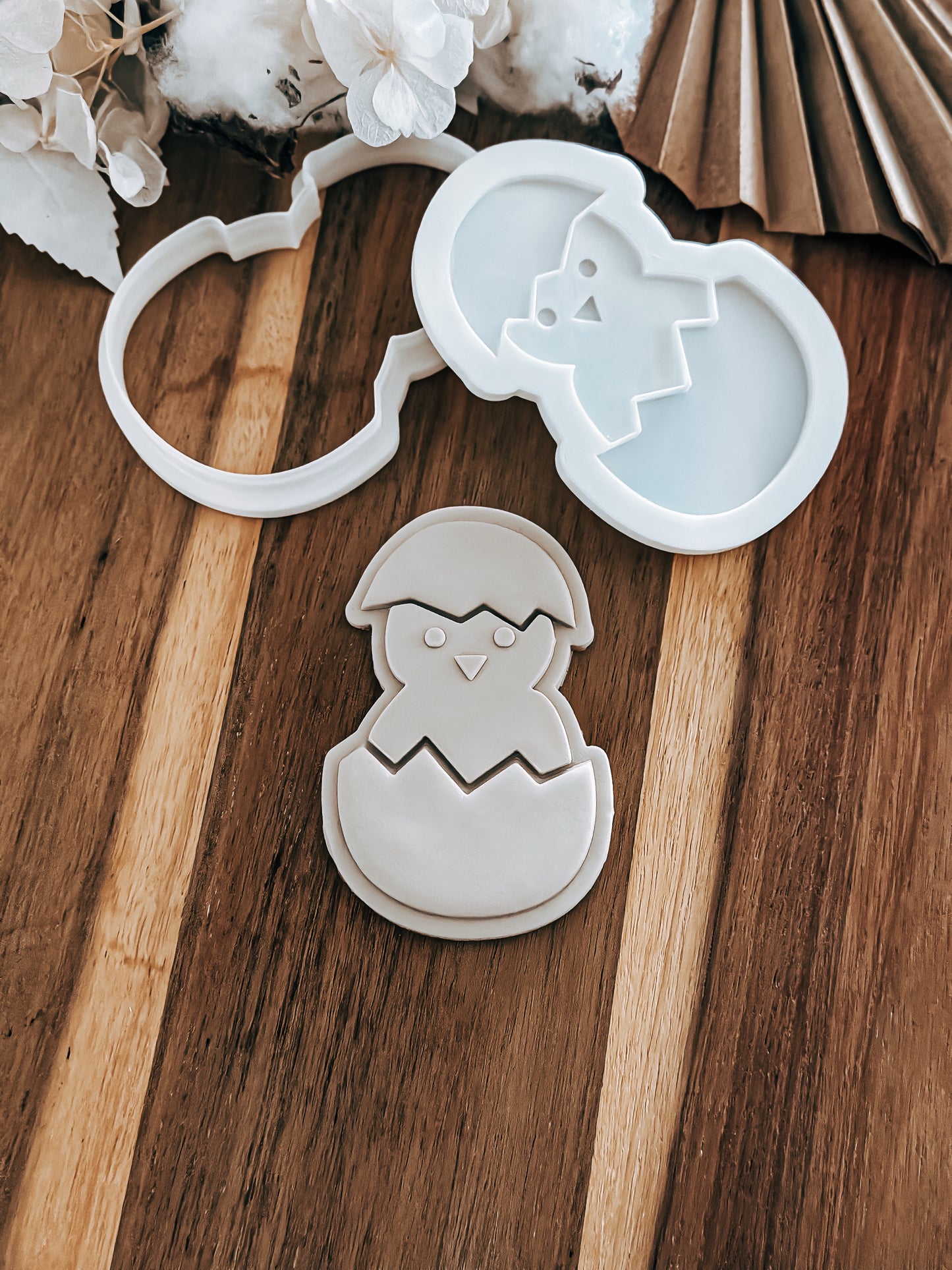 Chick (Hatching) - Cookie Stamp and Cutter - Ideal for Fondant & Sugar Cookies