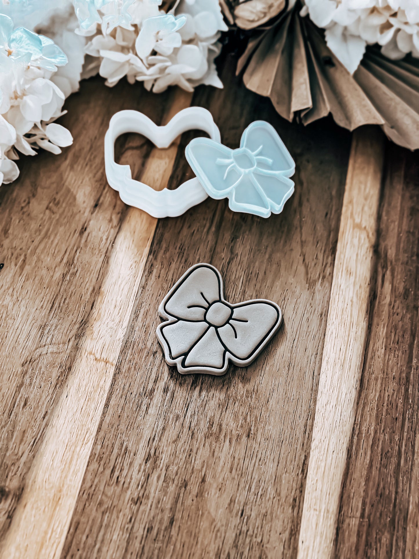 Mini Simple Bow - Cookie Stamp and Cutter- Ideal for Fondant & Sugar Cookies