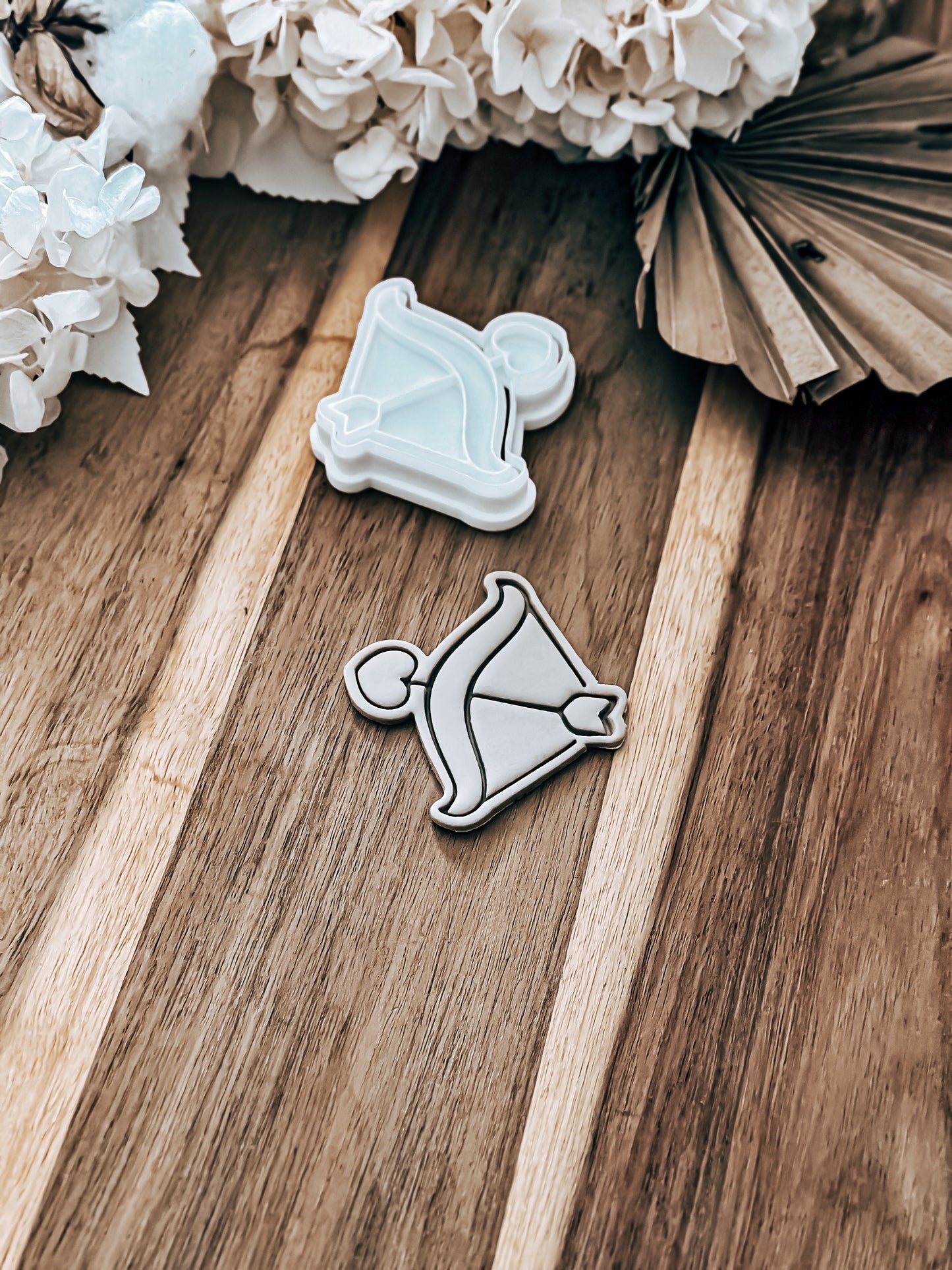 Mini Love Bow - Cookie Stamp and Cutter - Ideal for Fondant & Sugar Cookies