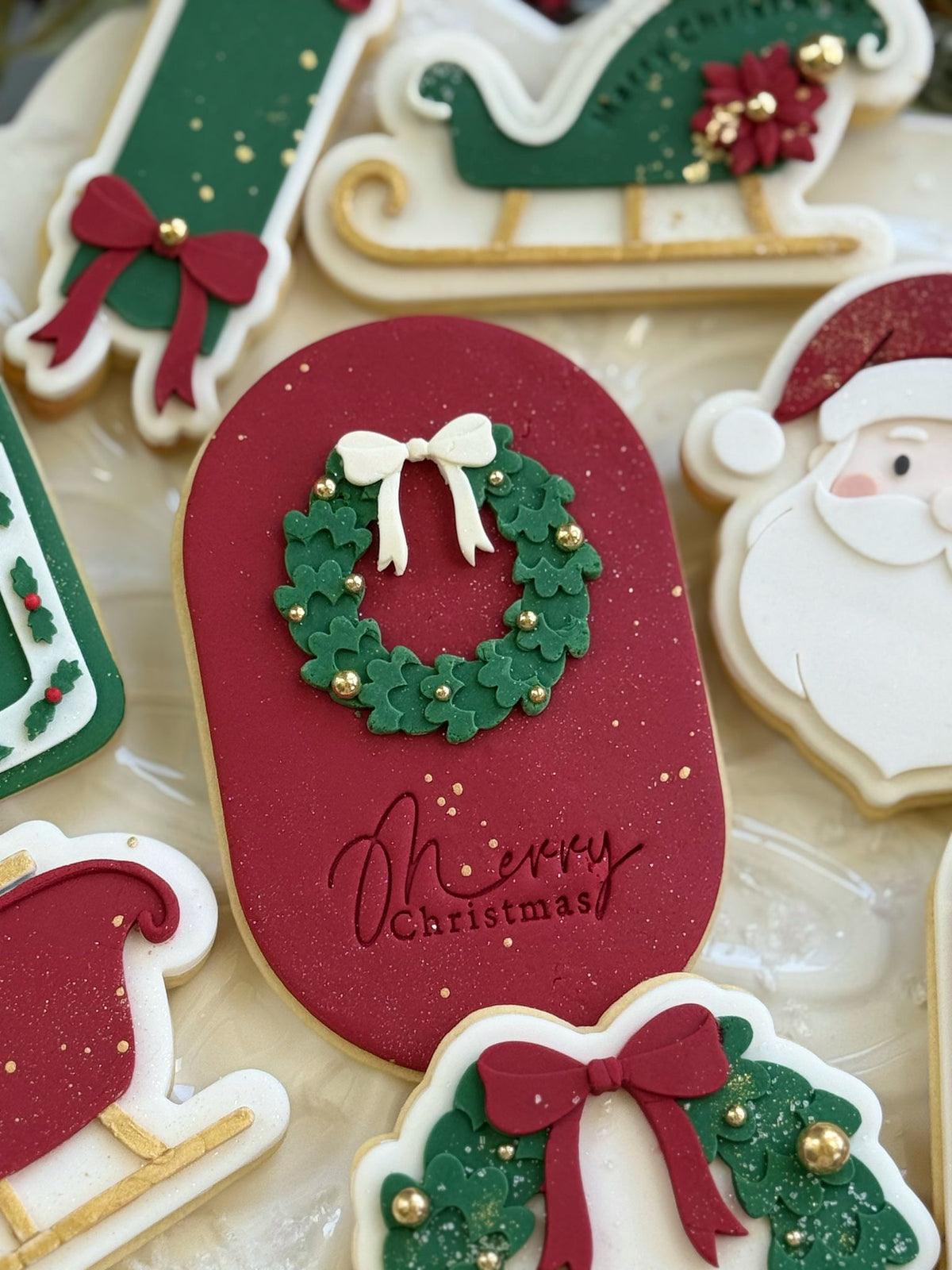 Mini Wreath (Bow) design stamped in fondant to show the finished cookie