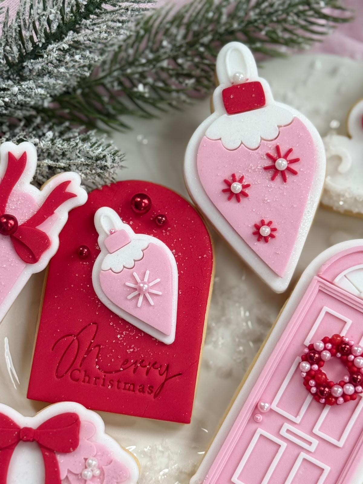 Mini Point Bauble (Stars) design stamped in fondant to show the finished cookie