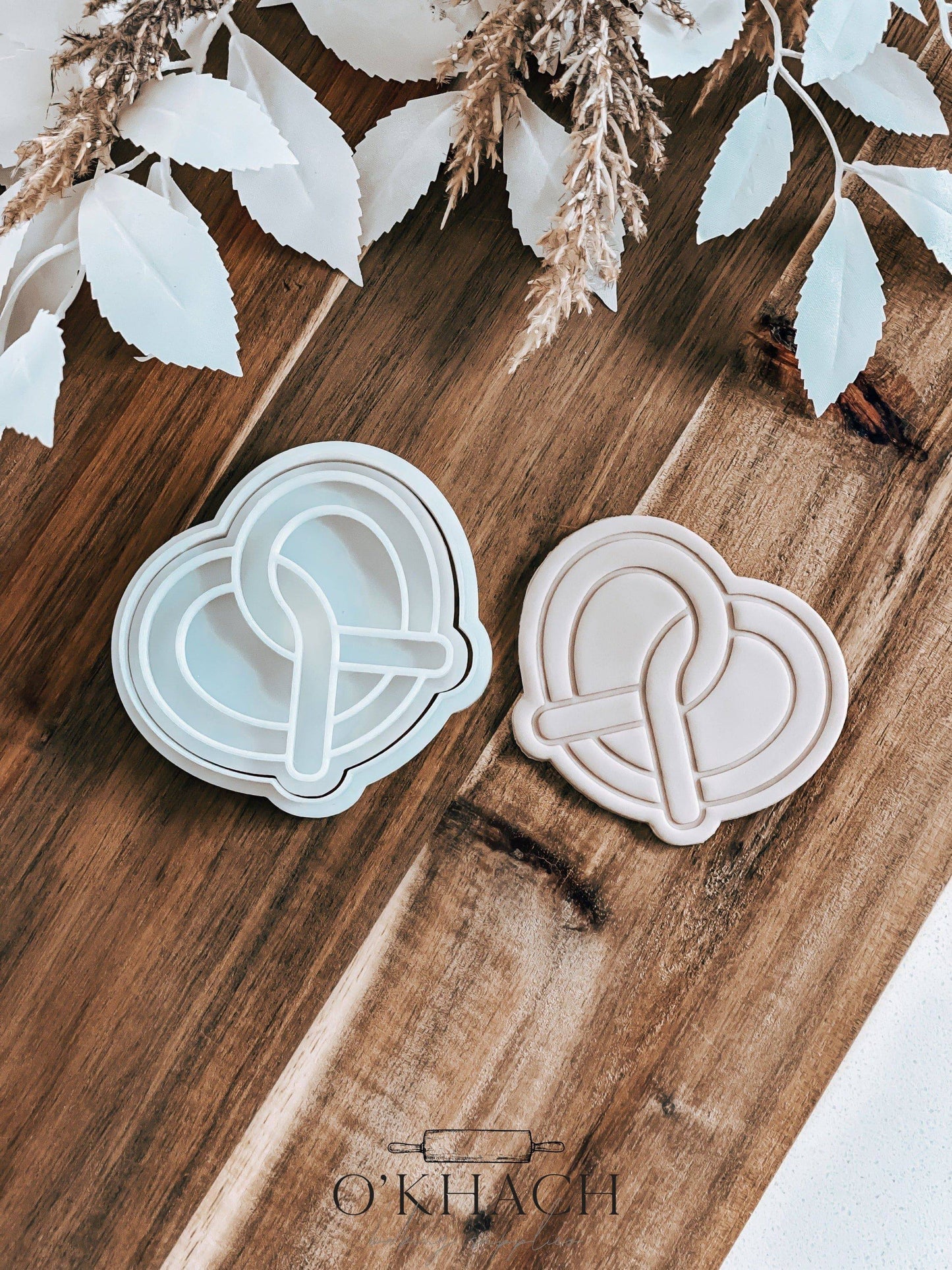 Pretzel Stamp & Cutter - Perfect for Fondant & Sugar Cookies