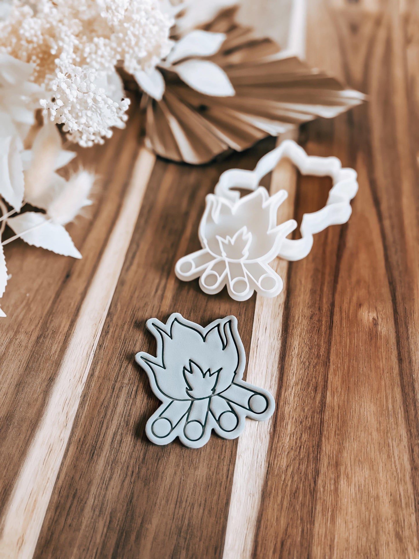 Campfire Stamp & Cutter - Perfect for Fondant & Sugar Cookies