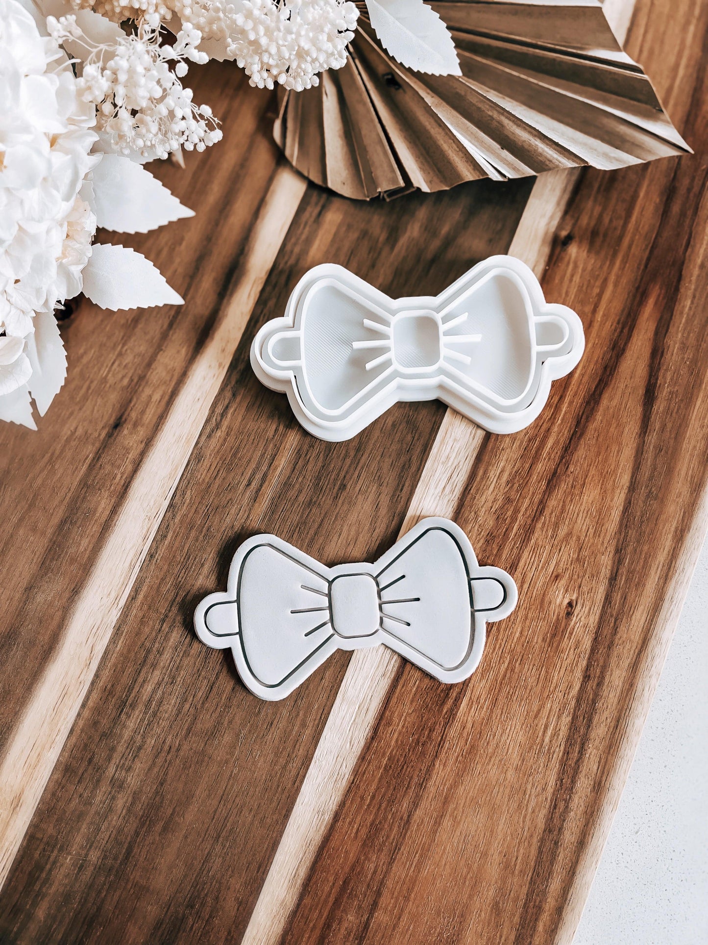 Bow Tie Stamp & Cutter - Perfect for Fondant & Sugar Cookies
