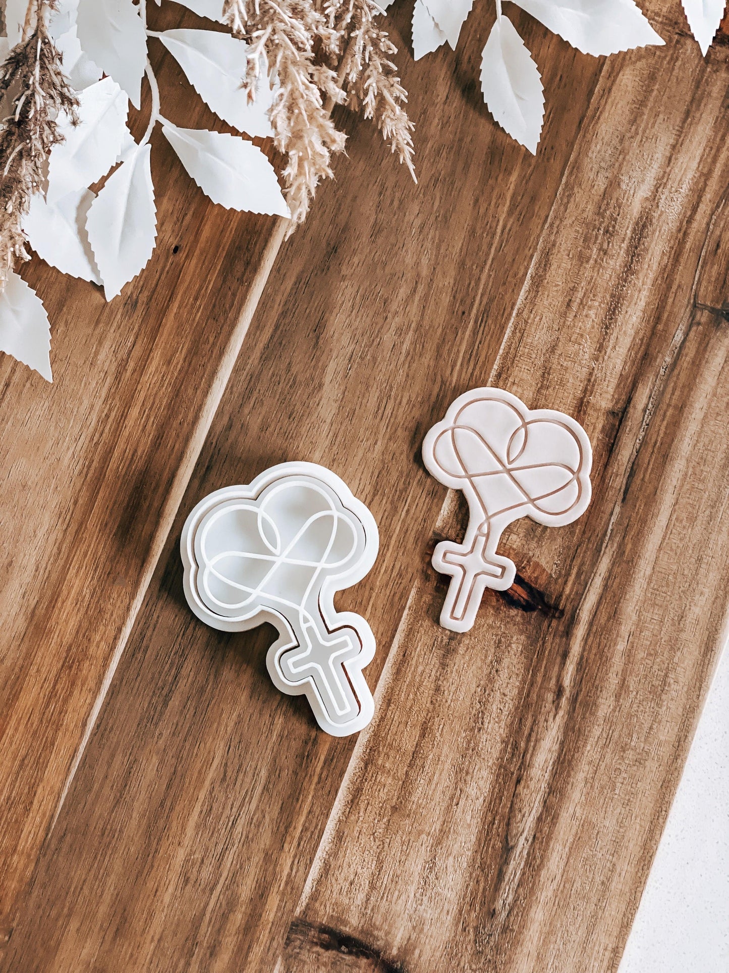 Heart Of God Stamp and Cutter – Perfect for Fondant, Sugar Cookies & Baking
