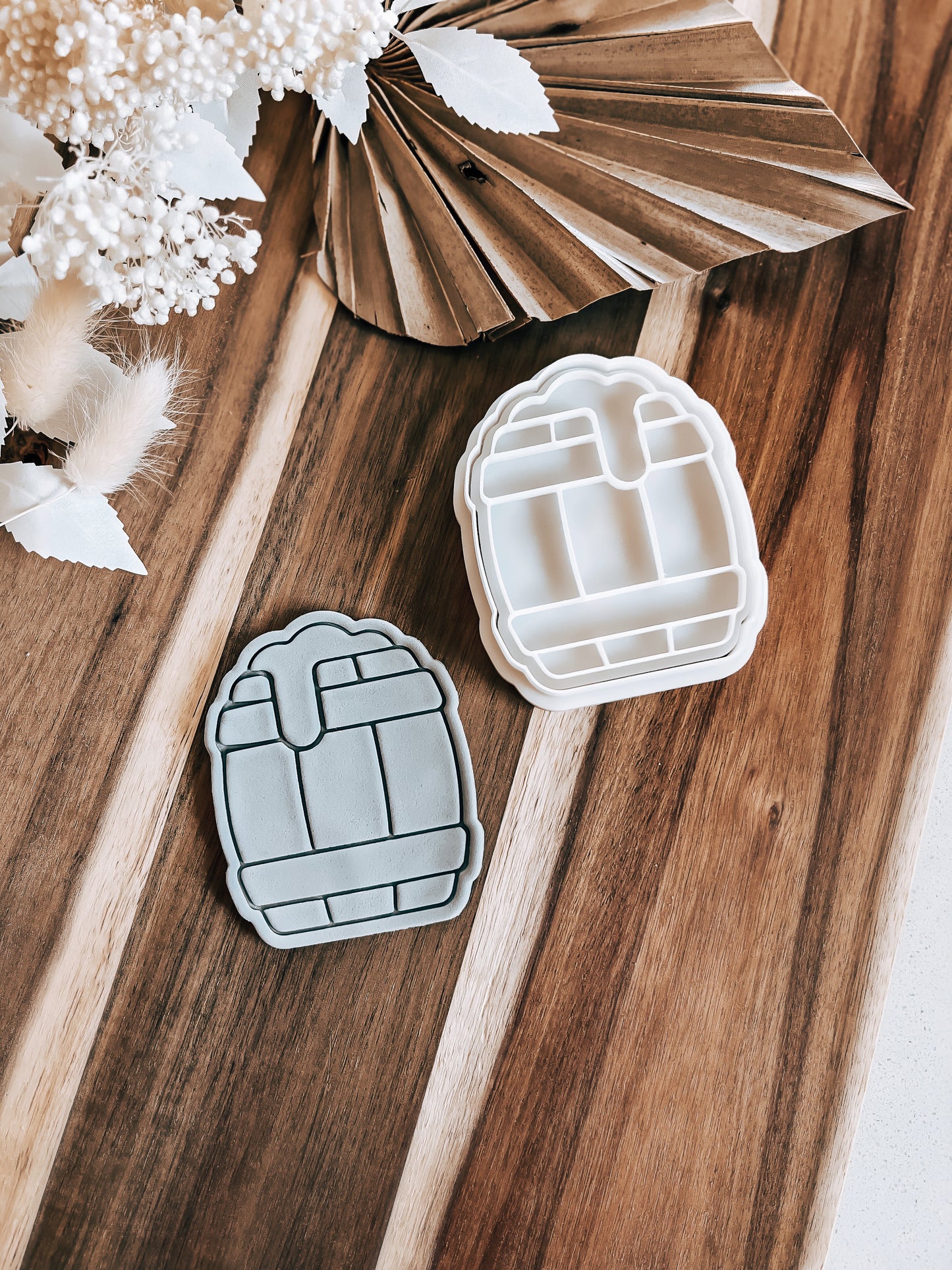 Barrel Of Beer Stamp & Cutter - Perfect for Fondant & Sugar Cookies