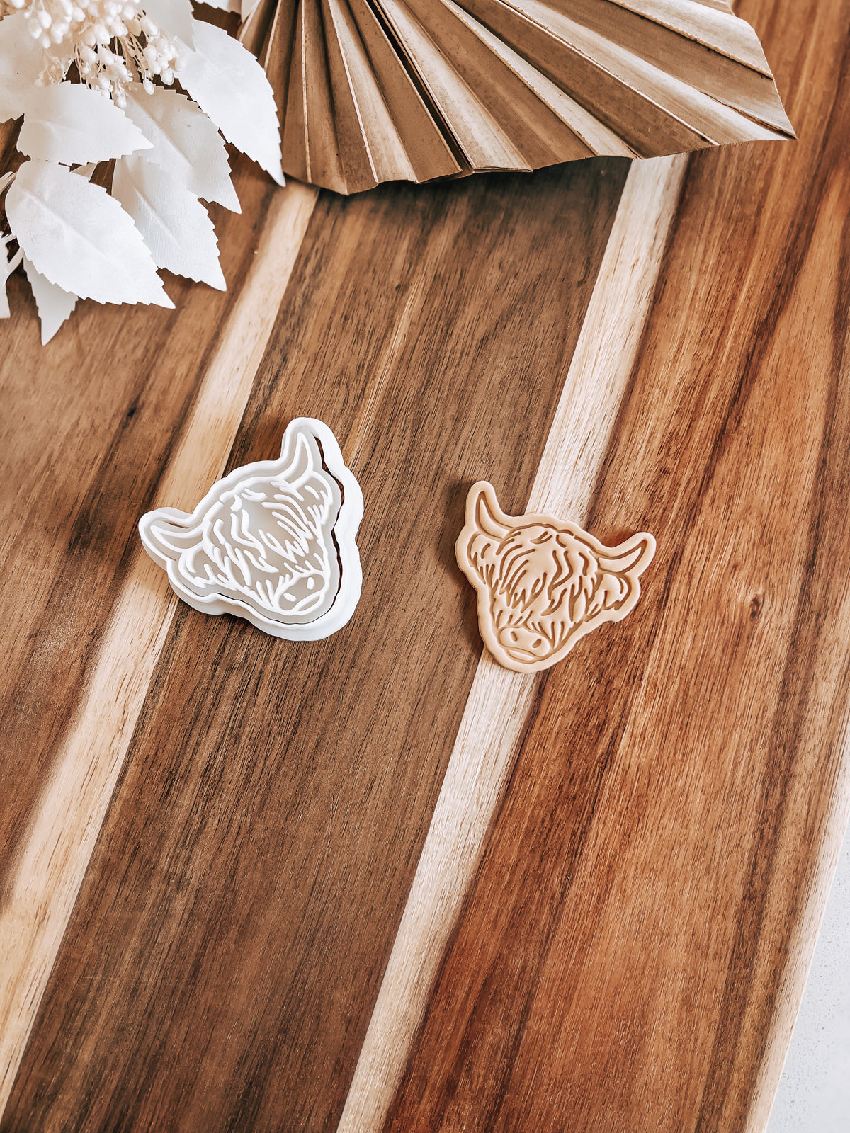 Mini Highland Cow Stamp & Cutter - Perfect for Fondant & Sugar Cookies