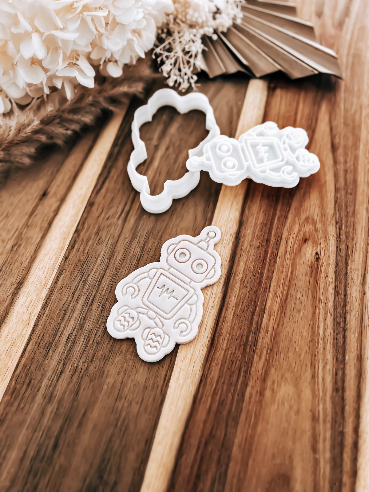 Rollie The Robot Cookie Stamp & Cutter - Perfect for Fondant & Sugar Cookies