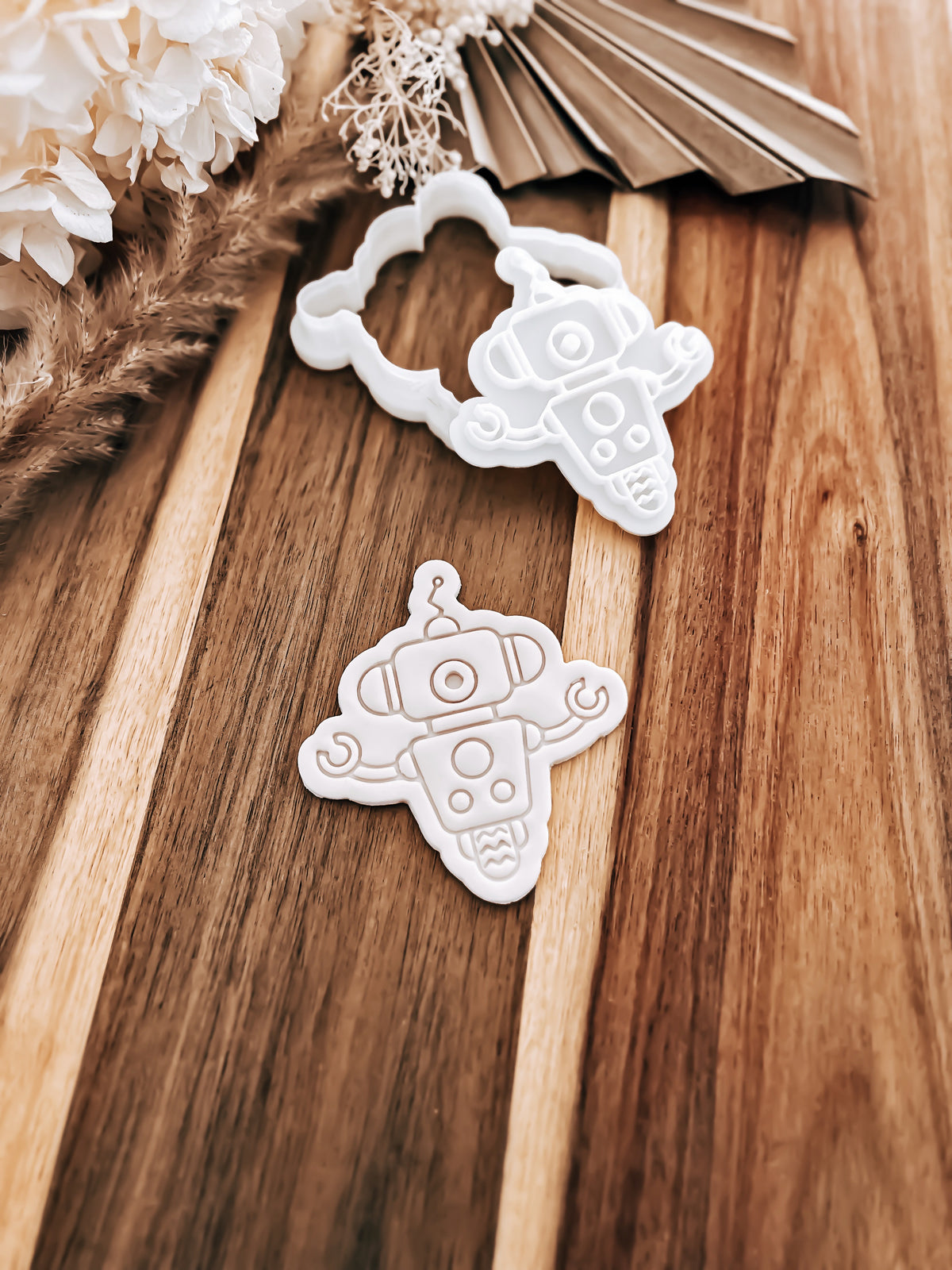 Ray The Robot Cookie Stamp & Cutter - Perfect for Fondant & Sugar Cookies