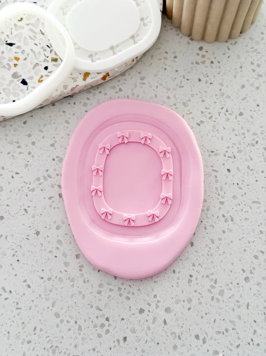 Oval Frame With Bows Stamp & Cutter - Perfect for Fondant & Sugar Cookies