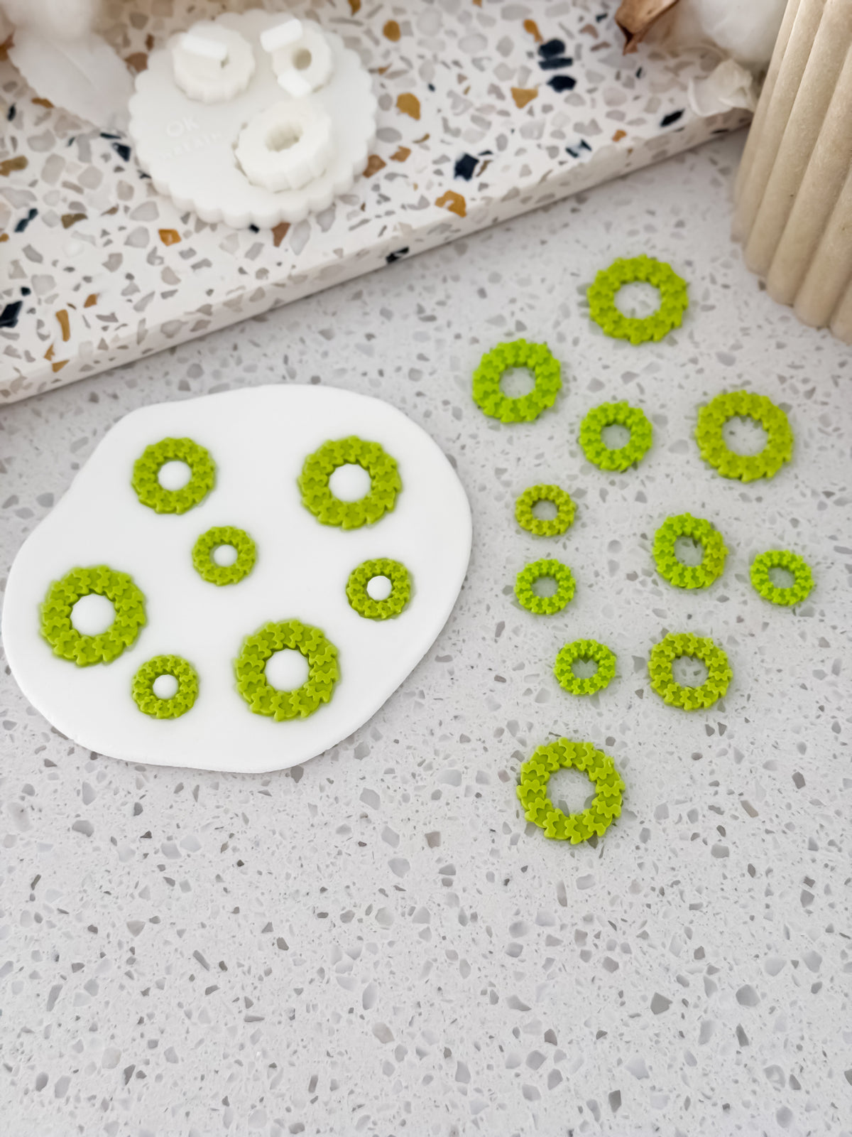 Christmas Wreath Two Tone Press mould for Christmas cookie decorating