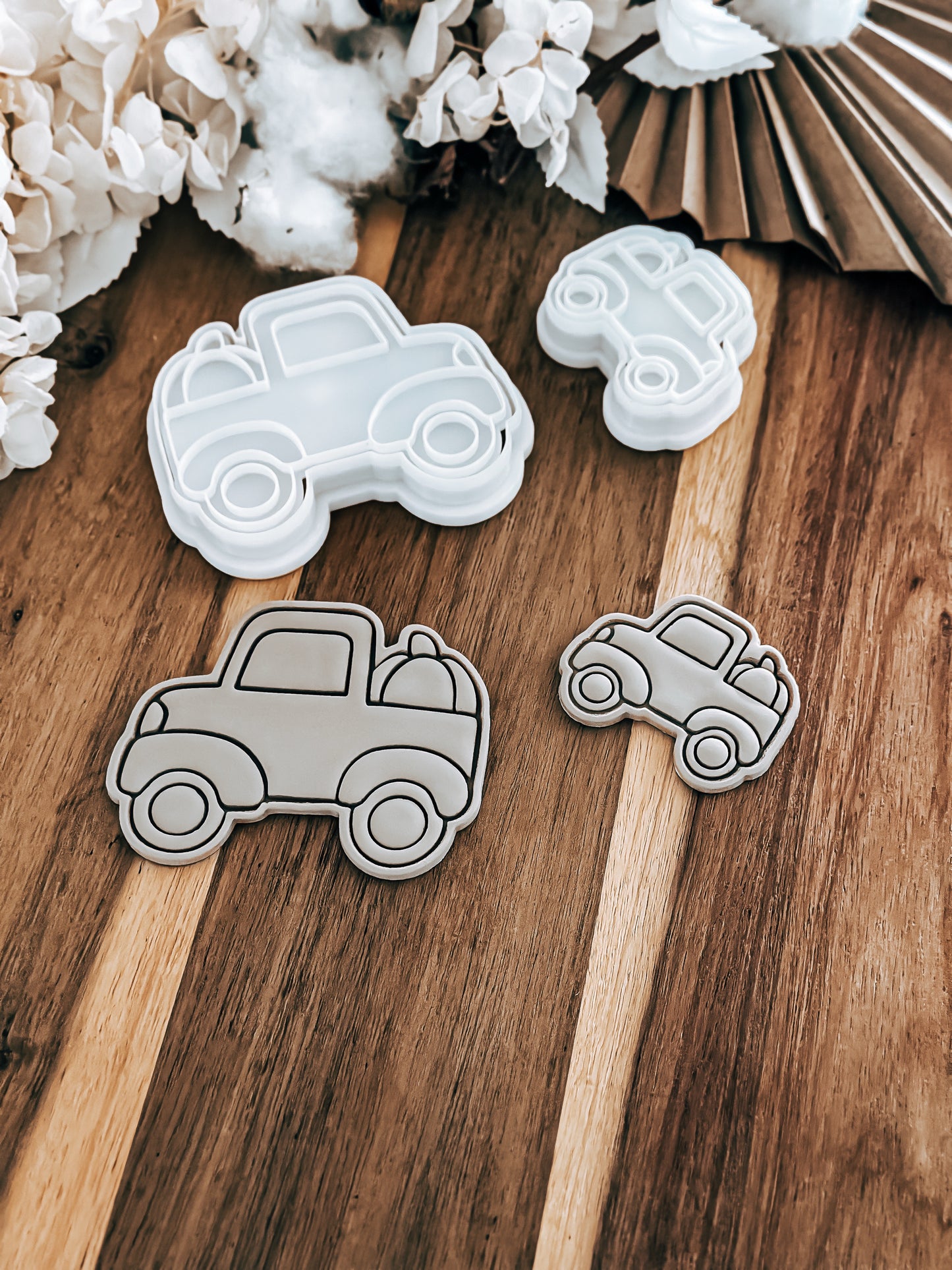 Thanksgiving Truck - Cookie Stamp and Cutter - Ideal for Fondant & Sugar Cookies