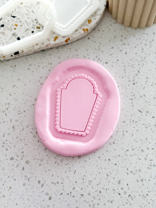 Scalloped Cruve Top Frame (Dots) Stamp & Cutter - Perfect for Fondant & Sugar Cookies