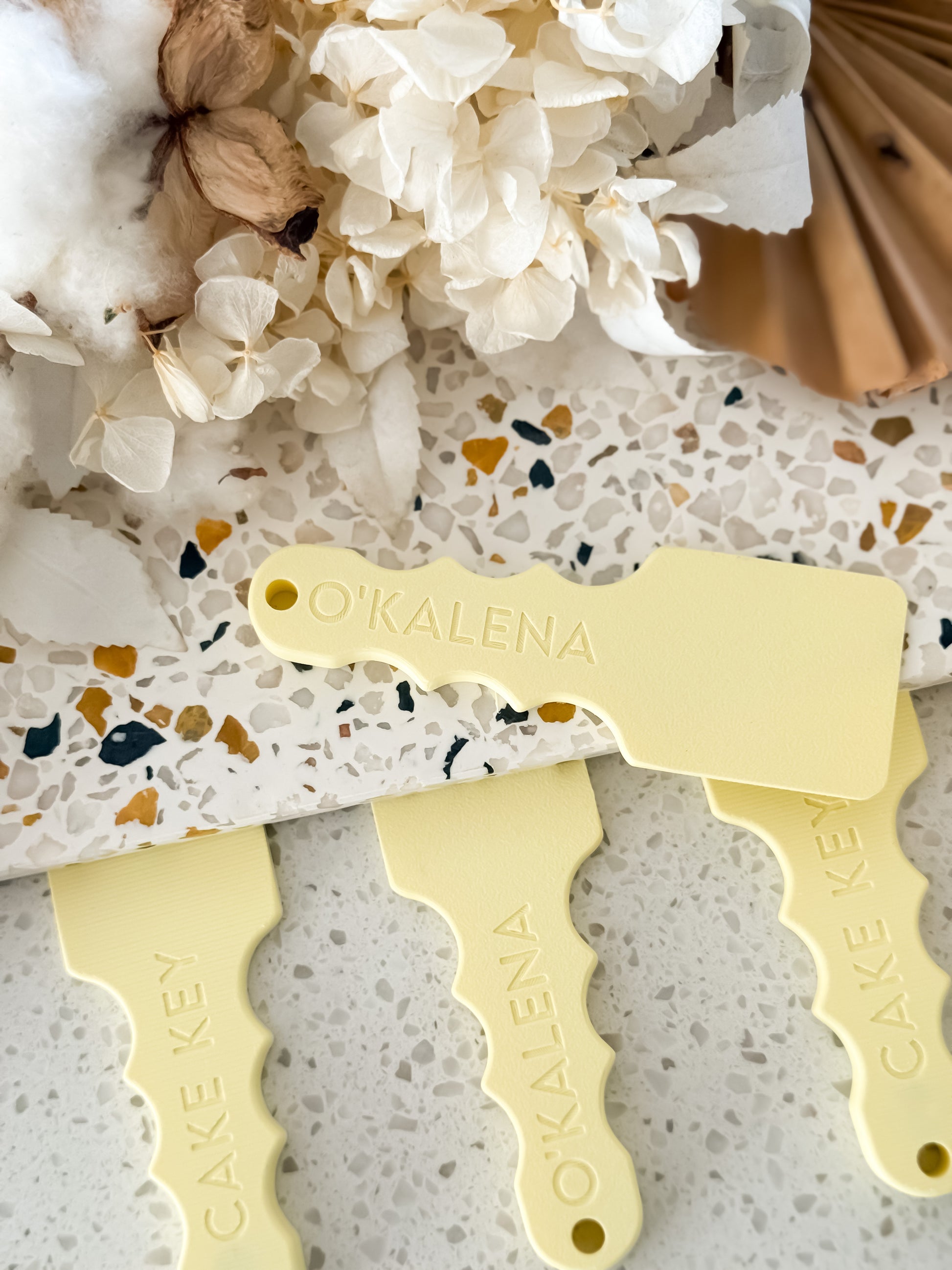 Cake Key™ Cake Board Lifting Tool | Lift Cakes Without Damaging Nails
