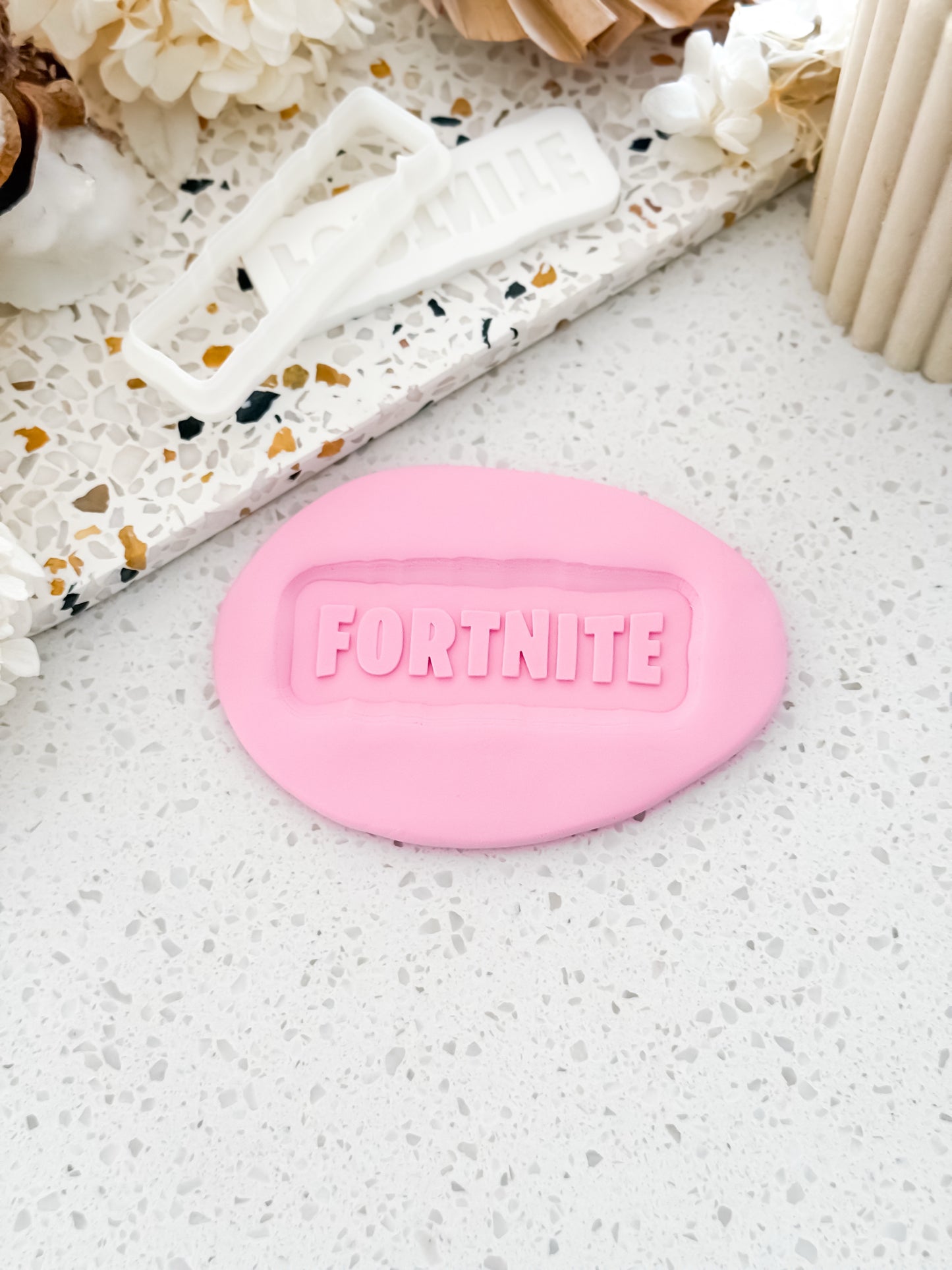 Battle Royale Script Stamp & Cutter - Perfect for Fondant & Sugar Cookies