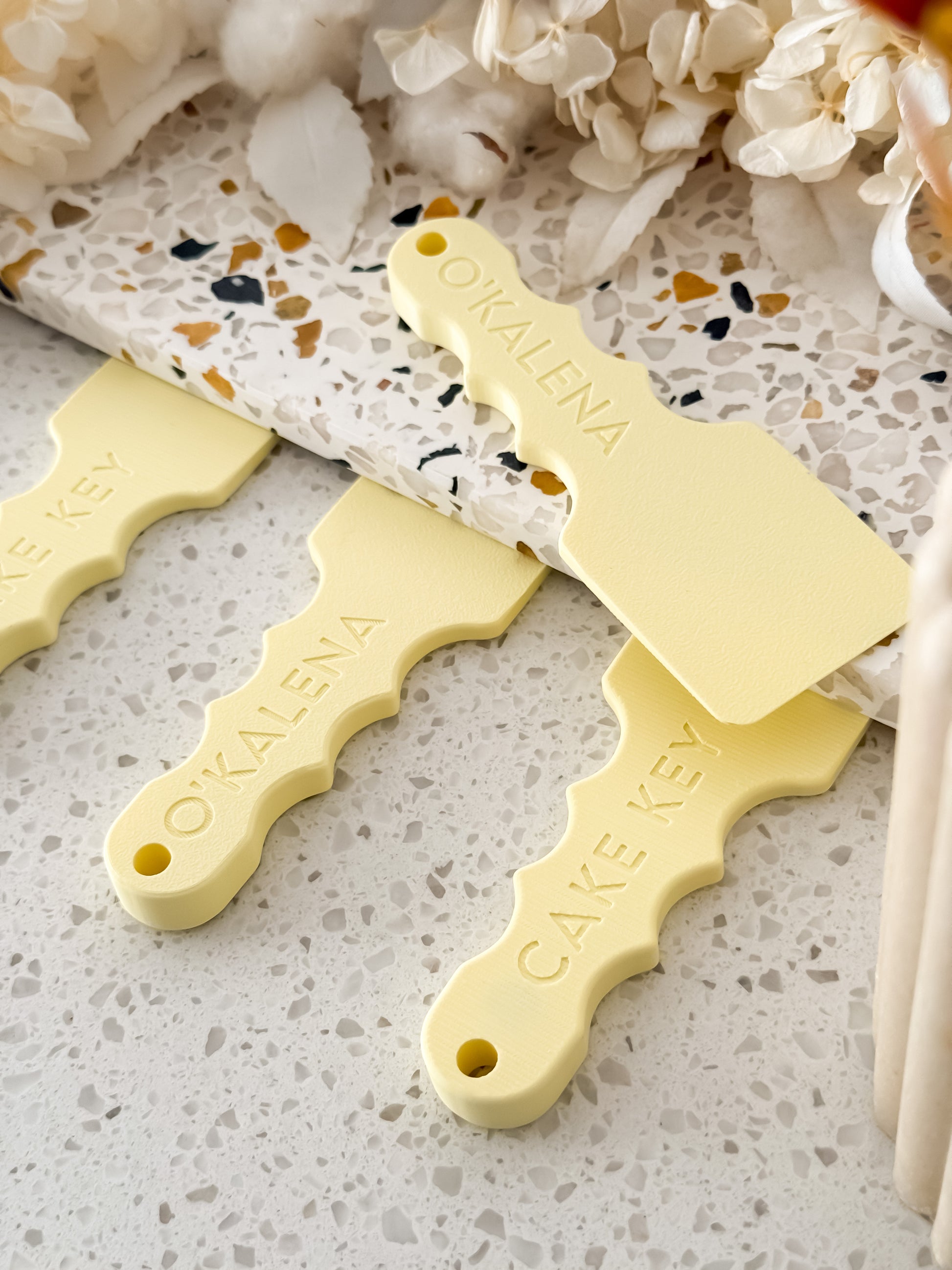 Cake Key™ Cake Board Lifting Tool | Lift Cakes Without Damaging Nails