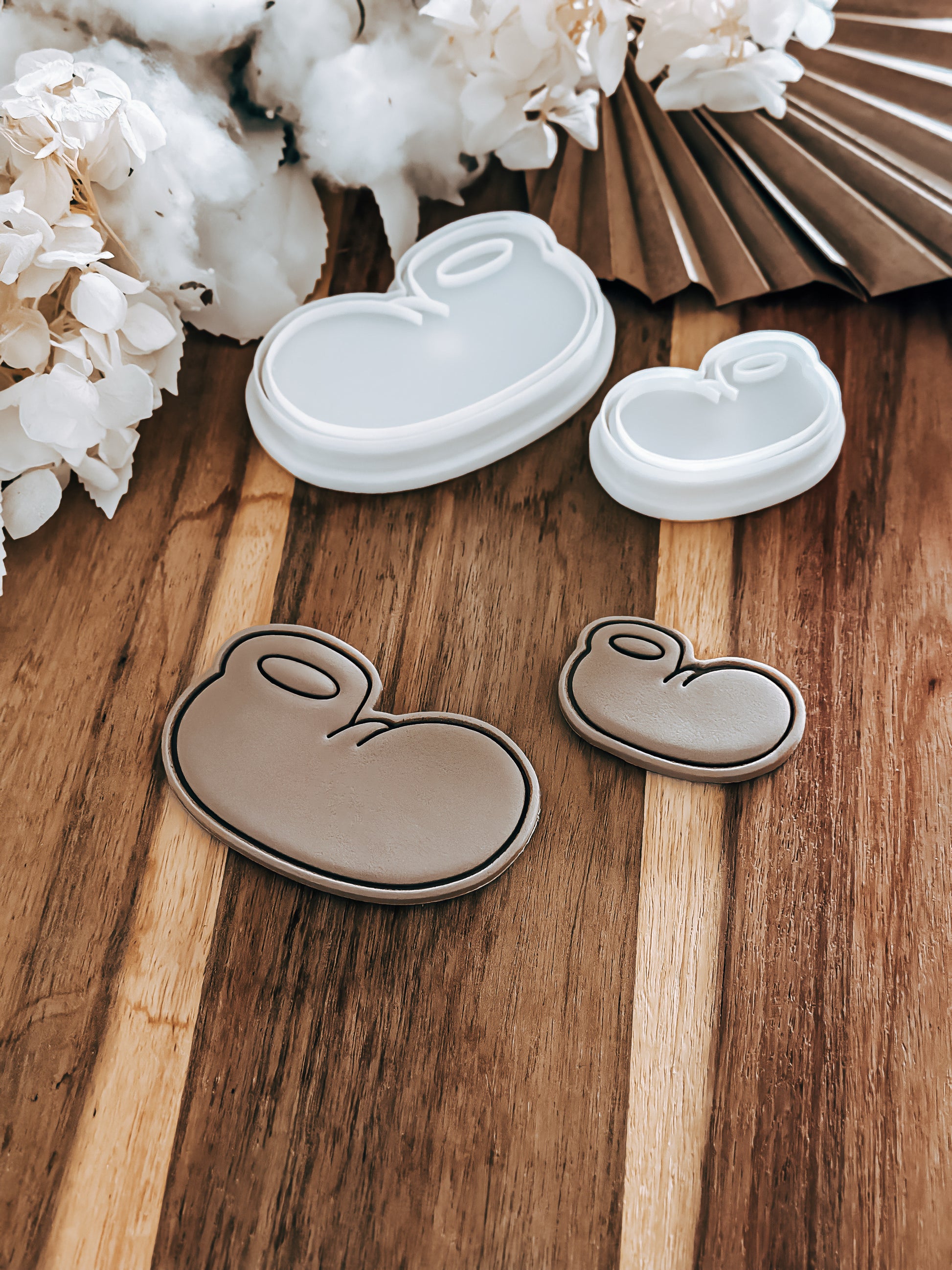 Shoe (Mickey Mouse) - Cookie Stamp and Cutter - Ideal for Fondant & Sugar Cookies