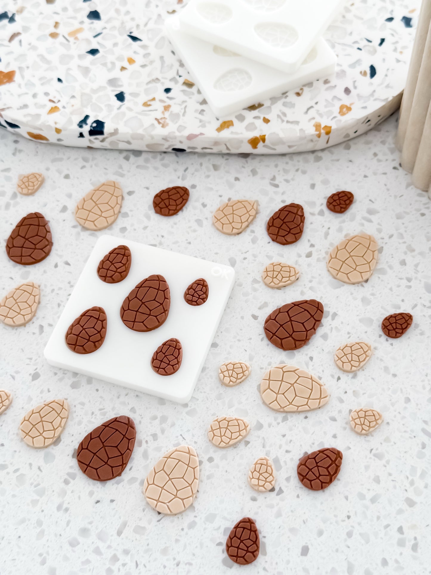 Easter Chocolate Egg - Finger Press Fondant Mould