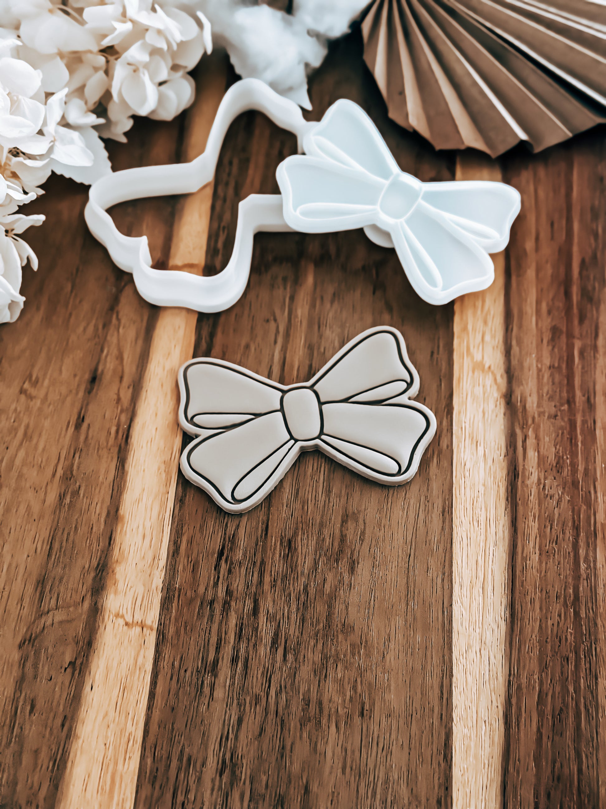Folded Bow - Cookie Stamp and Cutter - Fondant & Sugar Cookies