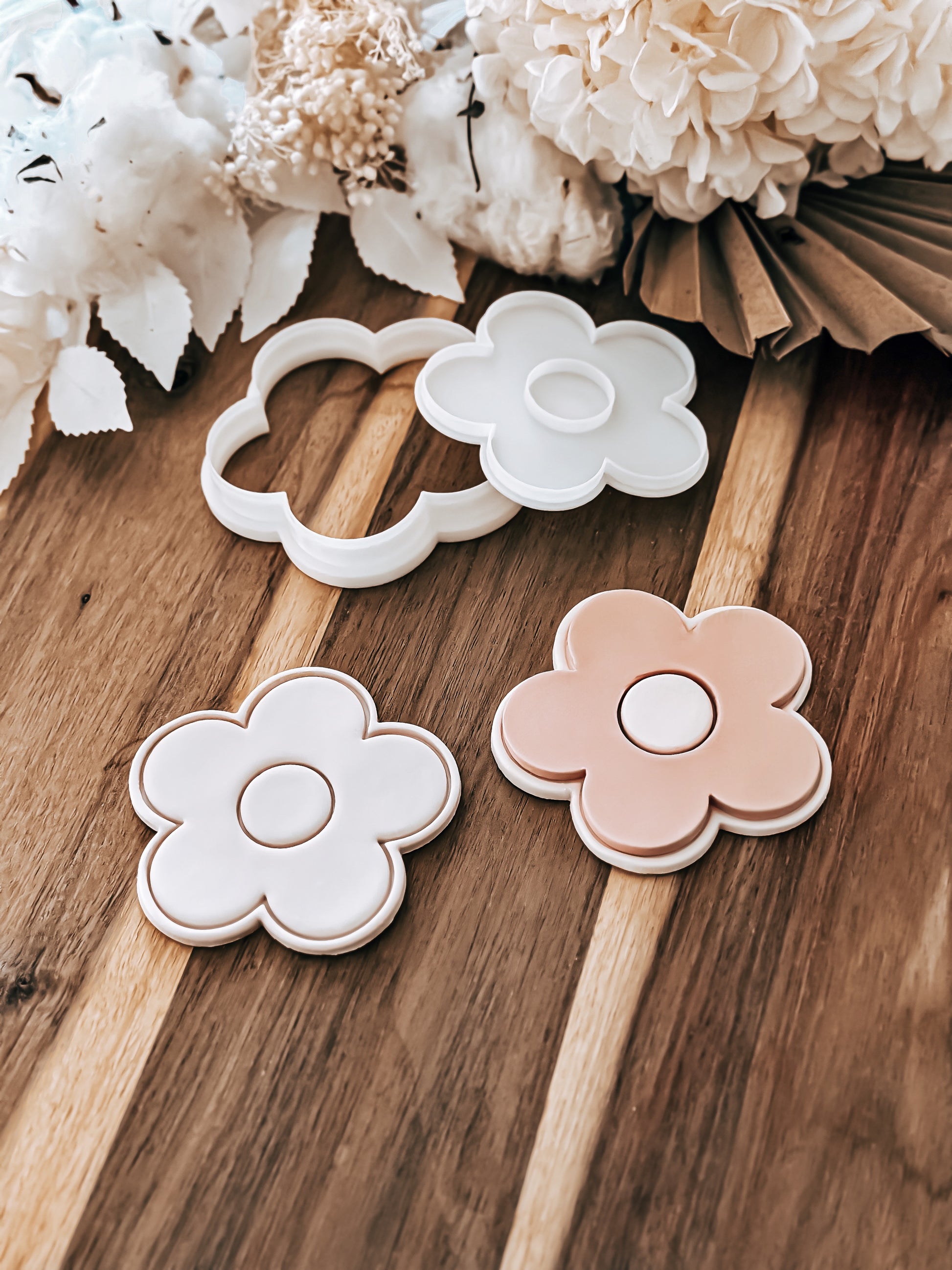 Simple Daisy Cookie Stamp & Cutter - Premium Cutter and Stamp from O'Khach Baking Supplies - Just $20.00! Shop now at O'Khach Baking Supplies