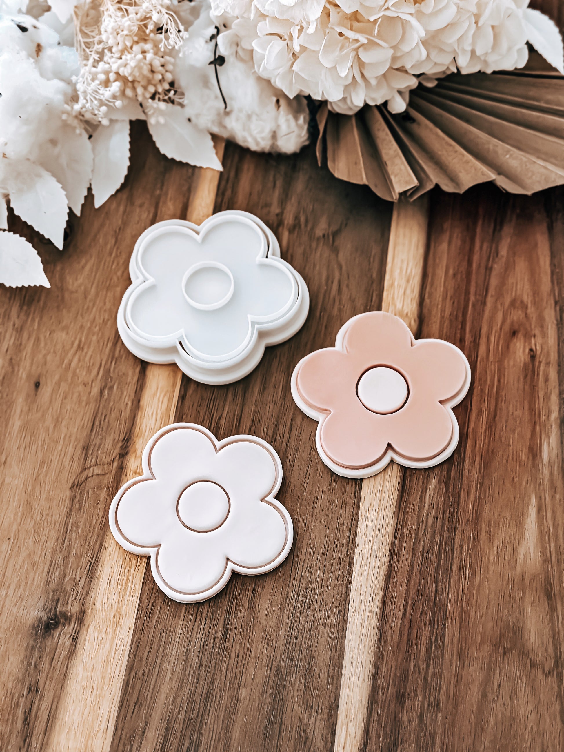 Simple Daisy Cookie Stamp & Cutter - Premium Cutter and Stamp from O'Khach Baking Supplies - Just $20.00! Shop now at O'Khach Baking Supplies