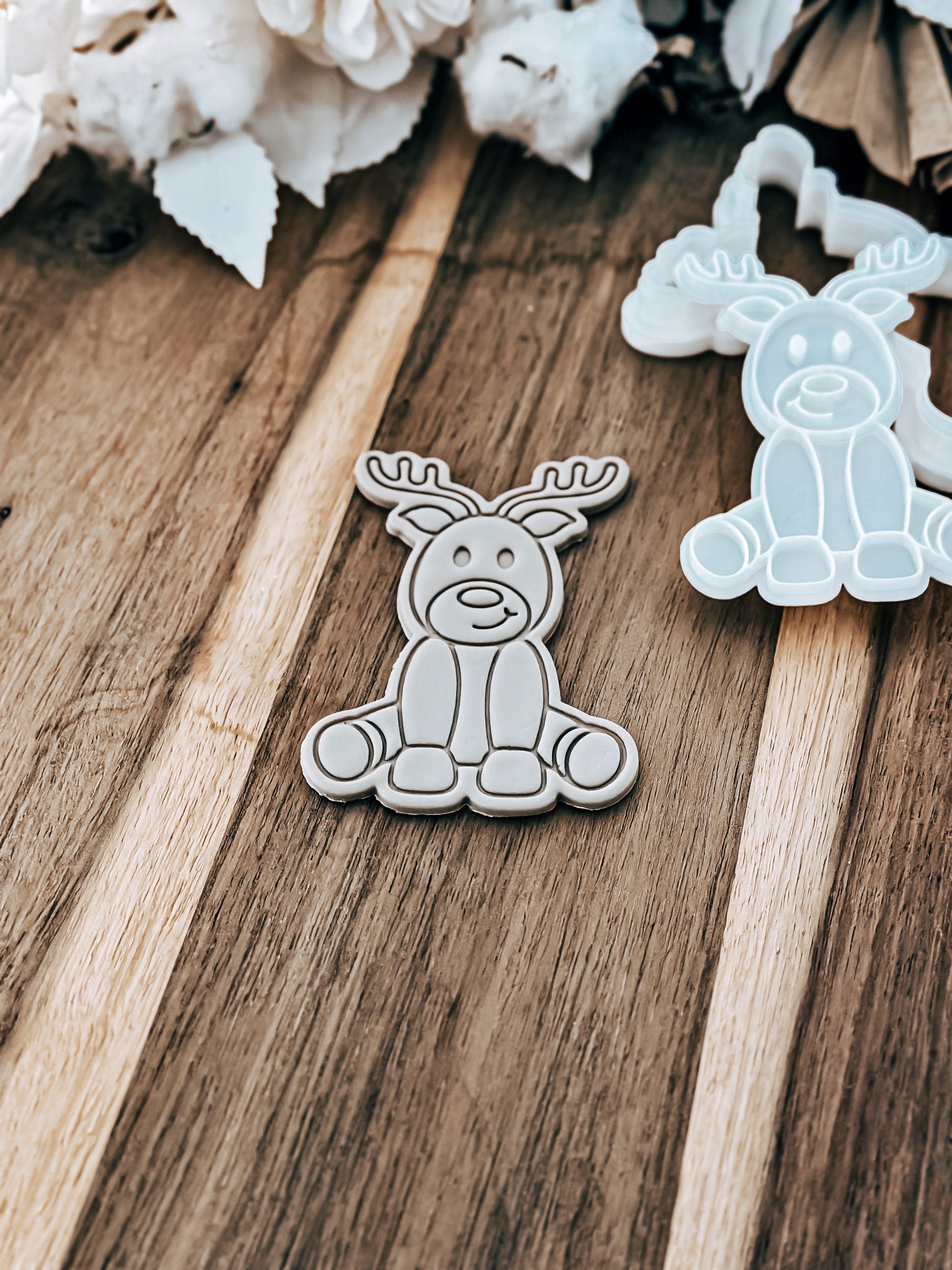 Sitting Reindeer - Cookie Stamp and Cutter - Fondant & Sugar Cookies