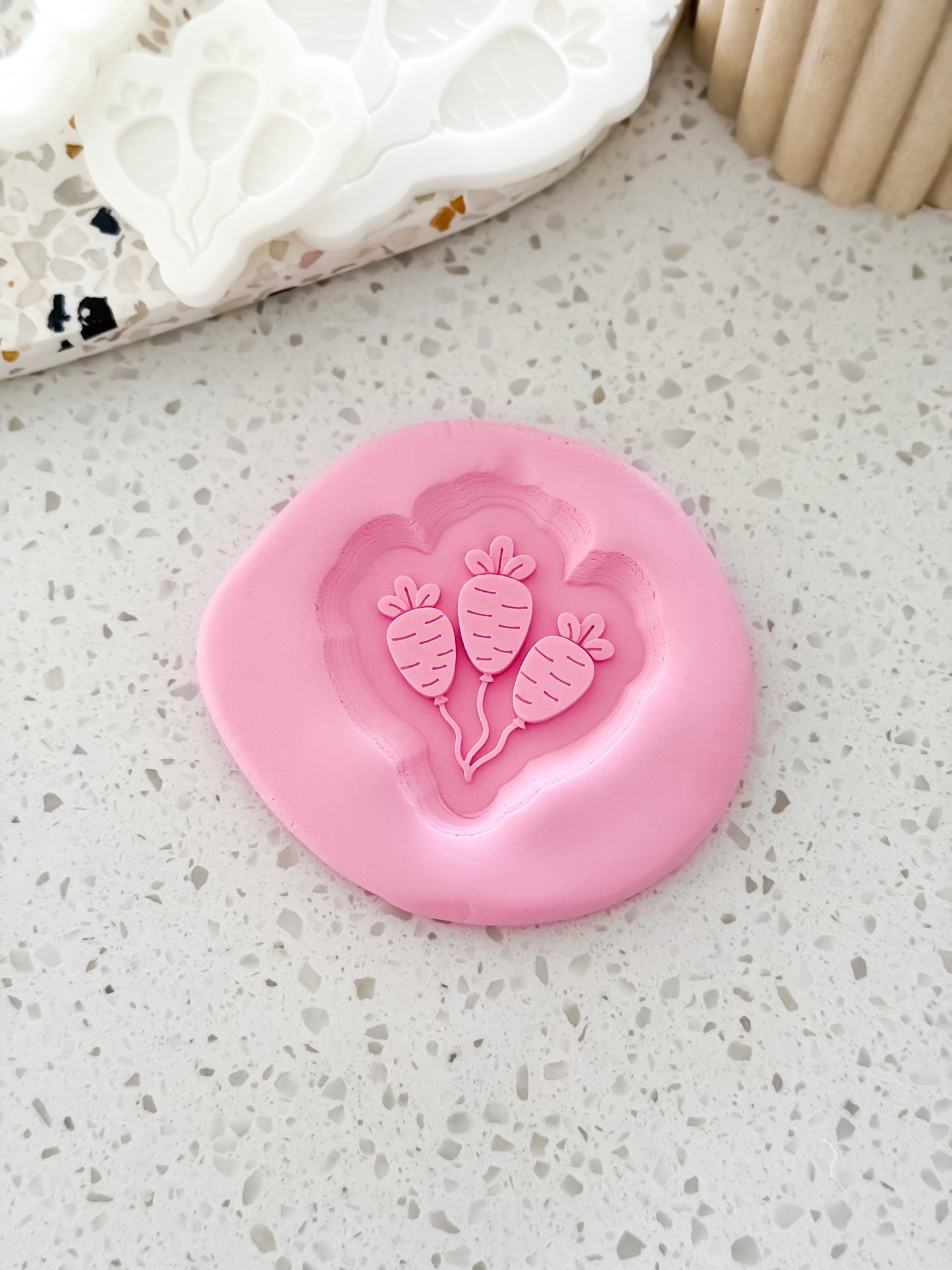 Mini Easter Carrot Bouquet Stamp & Cutter - Perfect for Fondant & Sugar Cookies