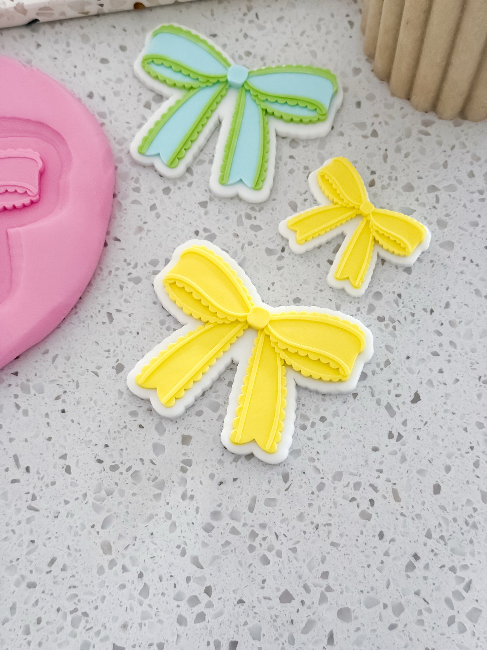 Mini Scalloped Ribbon Bow Stamp & Cutter - Perfect for Fondant & Sugar Cookies
