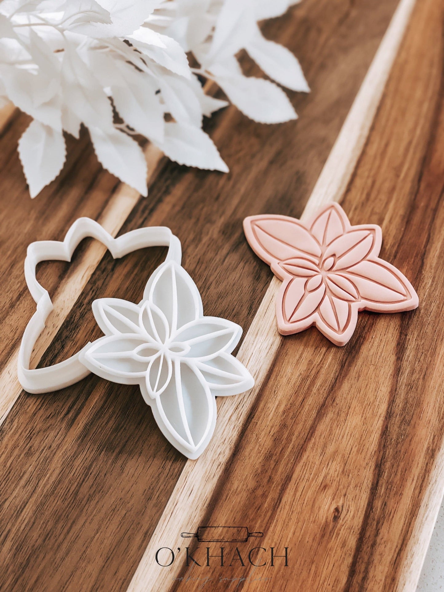 Mint Flower Stamp & Cutter - Perfect for Fondant & Sugar Cookies
