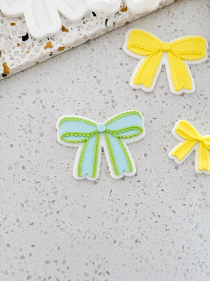 Scalloped Ribbon Bow Stamp & Cutter - Perfect for Fondant & Sugar Cookies