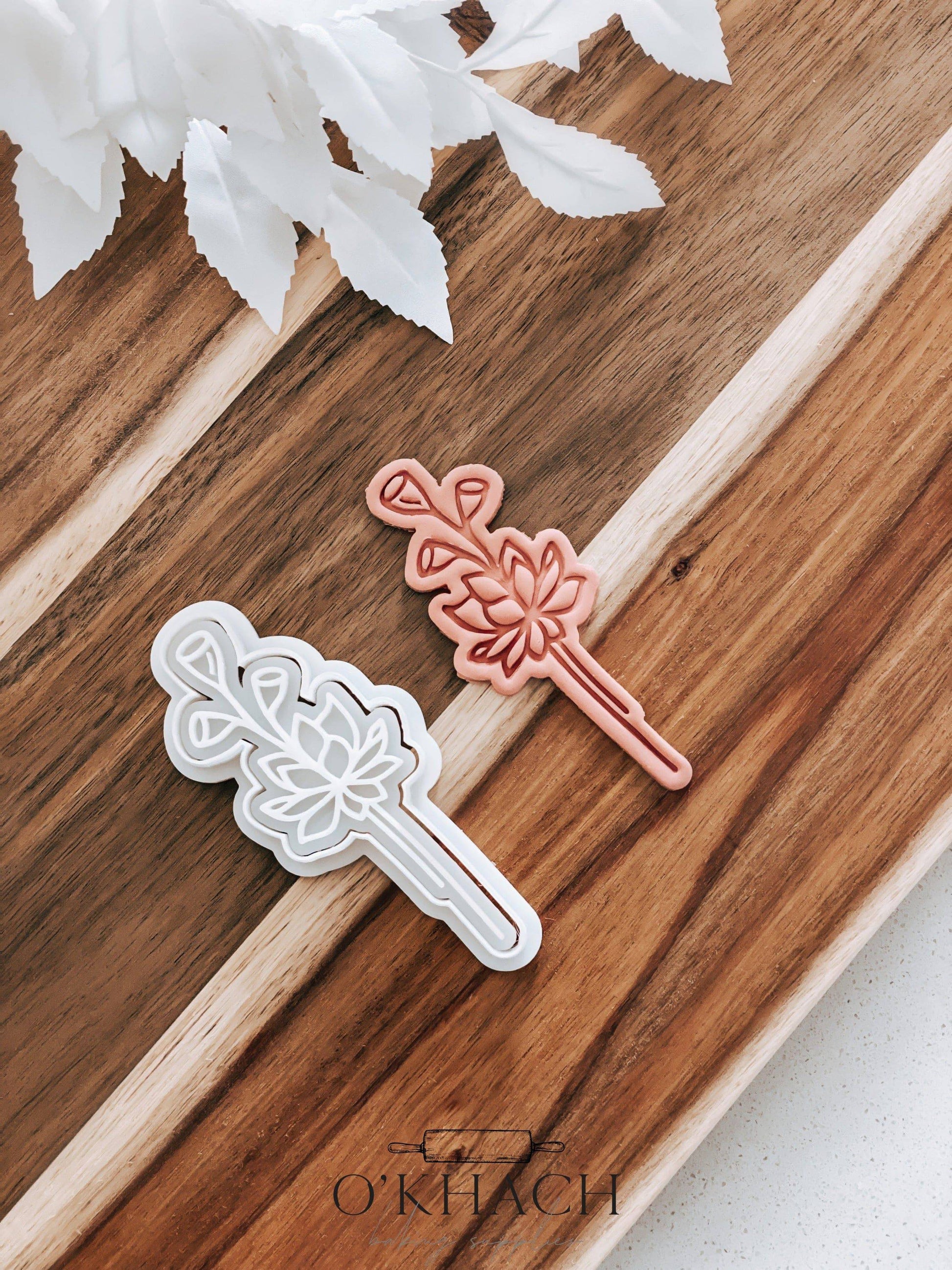 Summer Flower Stamp & Cutter - Perfect for Fondant & Sugar Cookies
