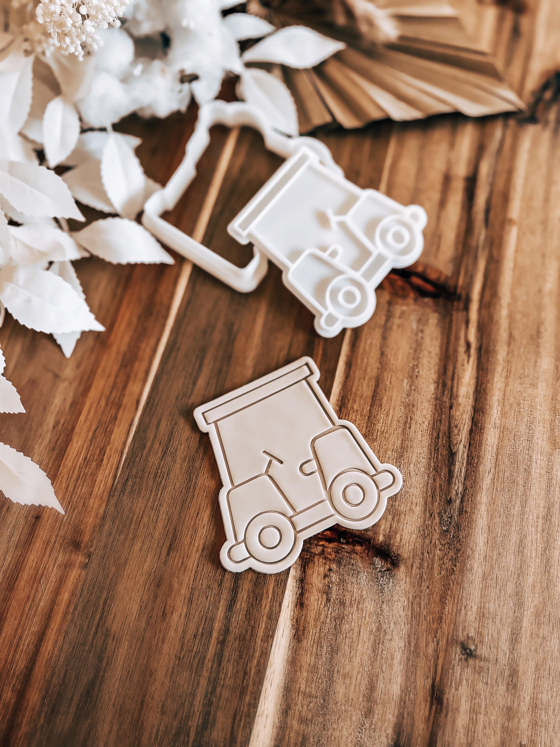 Golf Cart - Cookie Stamp and Cutter - Ideal for Fondant & Sugar Cookies