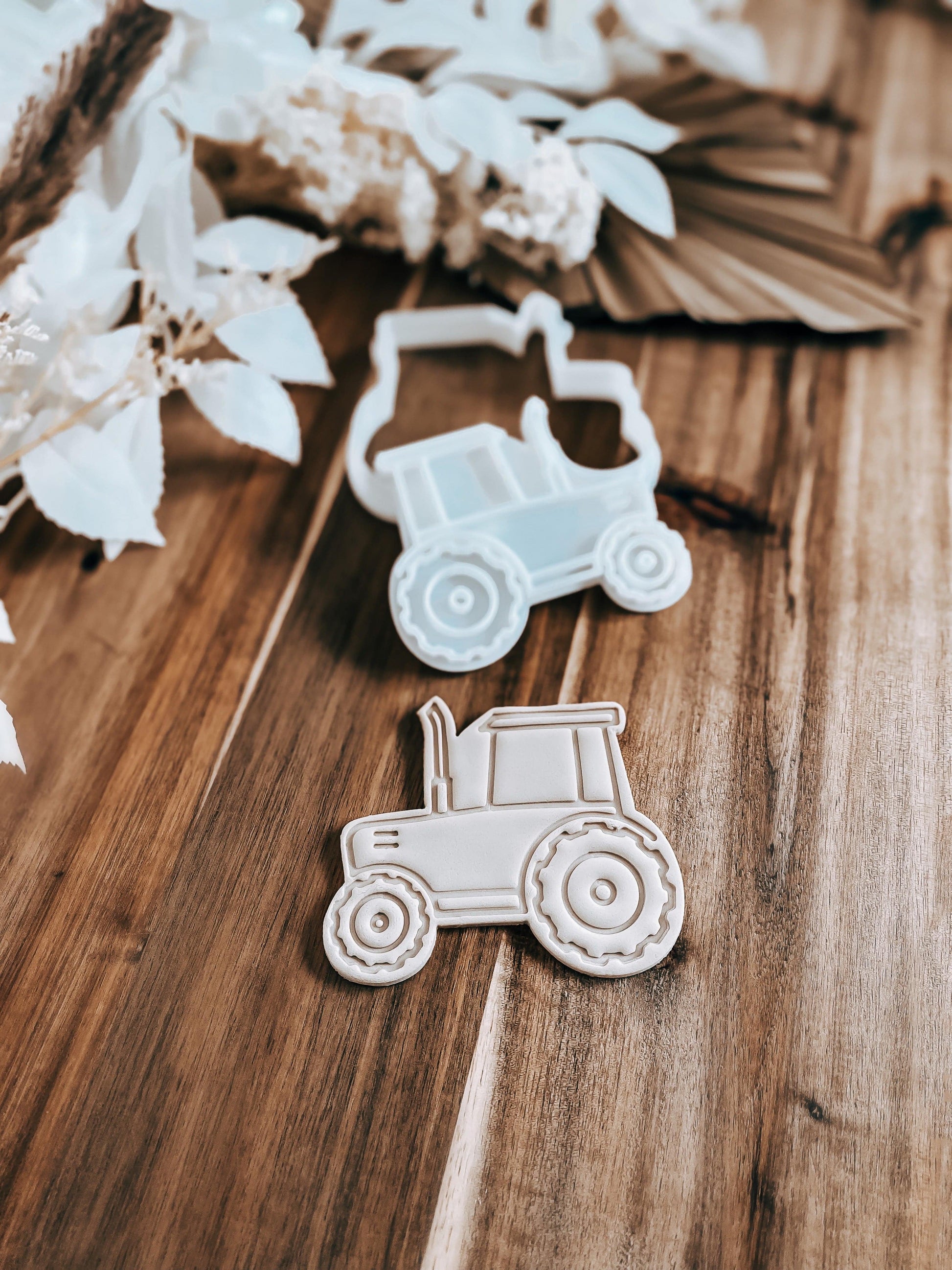 Tractor - Cookie Stamp and Cutter - Ideal for Fondant & Sugar Cookies